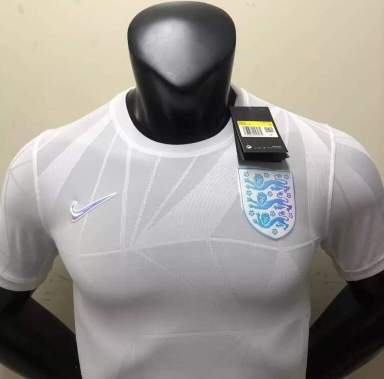 SILK AND SPORTS EMPORIUM